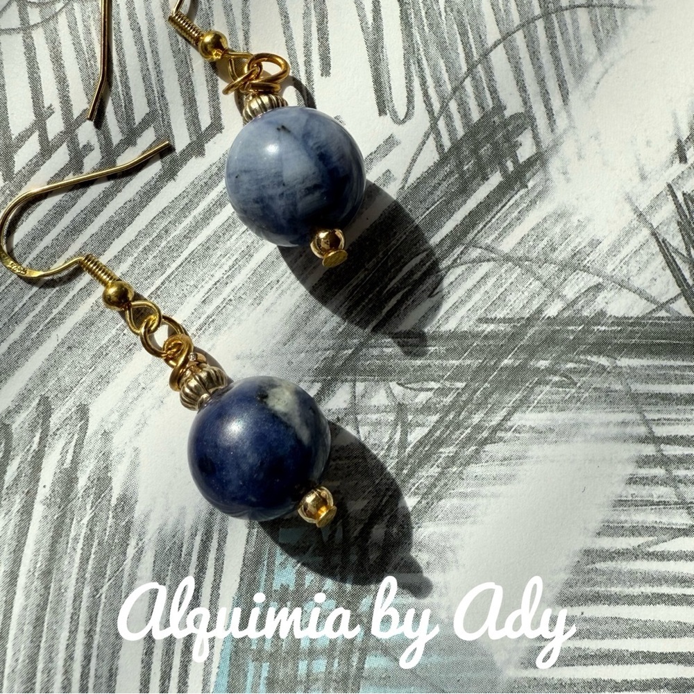 Alquimia Blue Dangle Earrings with Intricate Design